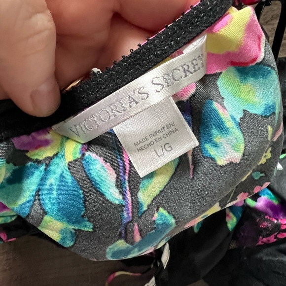 Large floral black lace stripes bow lingerie slip Victoria’s Secret slip - Picture 6 of 7